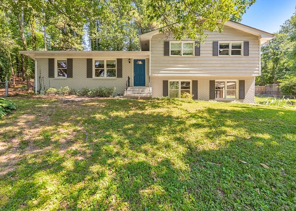1st image of 2389 Worchester Way