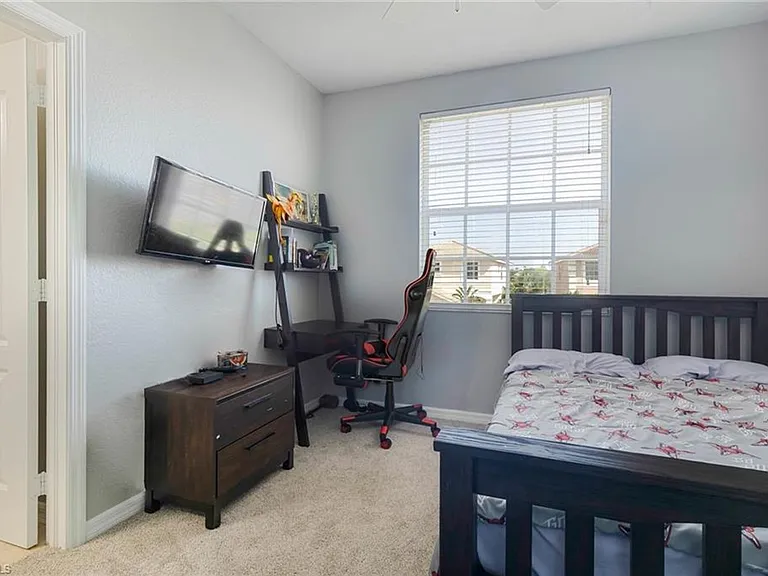 9139 Spring Mountain Way — Photo 17
