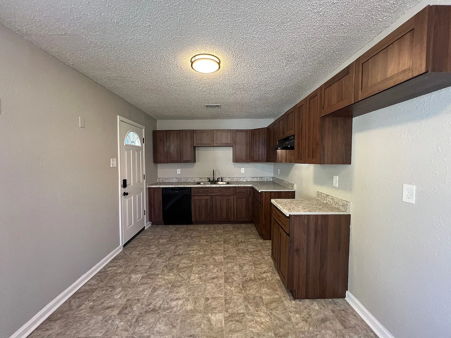 79 E Davant Ave — Photo 4