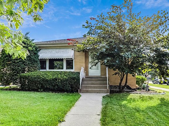 3rd image of 5001 N Neenah Ave