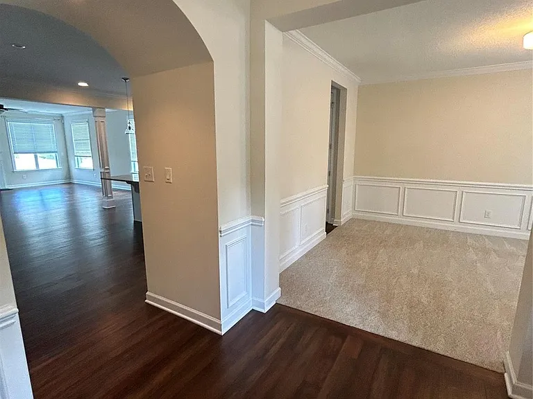 10517 Donahue Dr — Photo 5