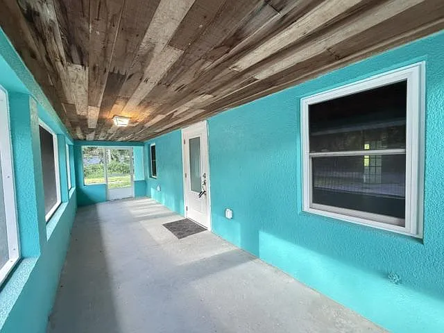 4380 Temple St — Photo 2