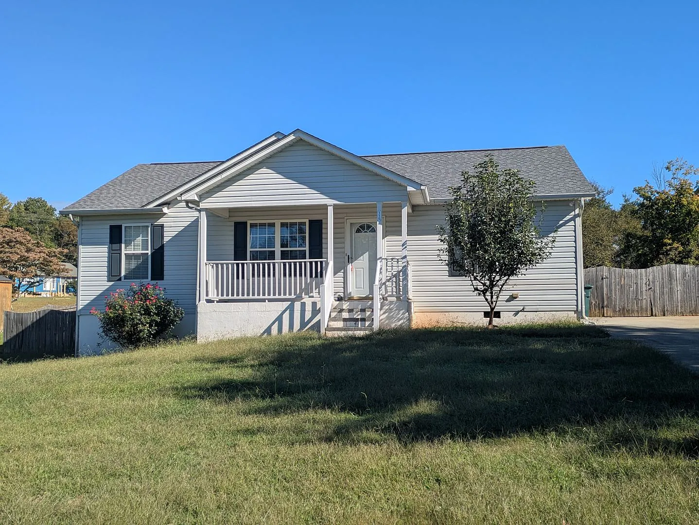 Beautiful home located in Troutman! — Photo 1