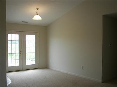 5th image of 21 Snyder Ln
