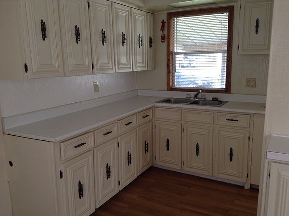 3rd image of 2332 Fox Hollow Ln