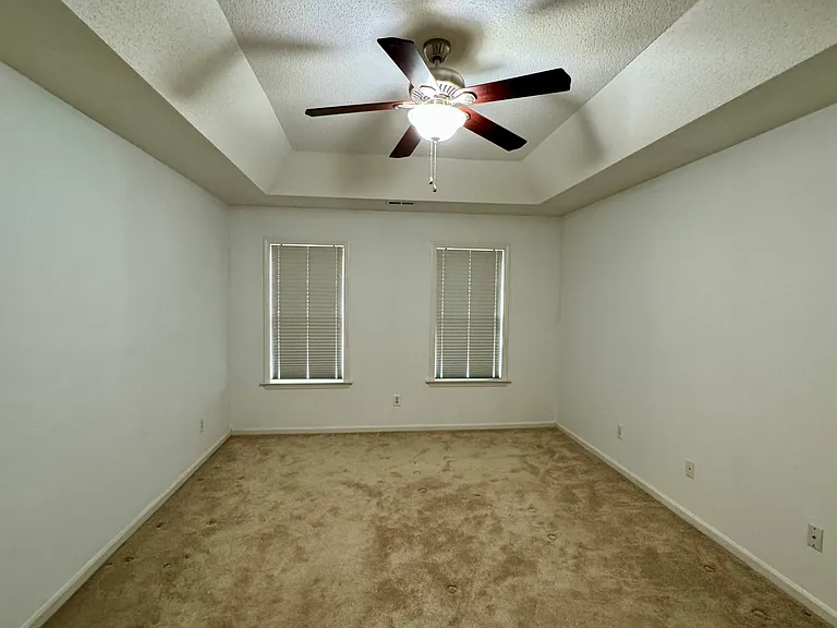 1117 Creek Haven Dr — Photo 33