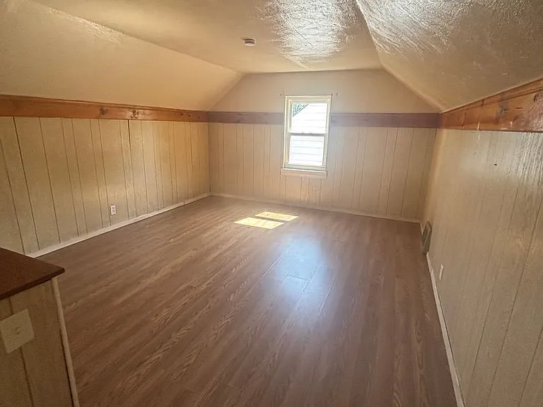 15409 Benhoff Dr — Photo 11