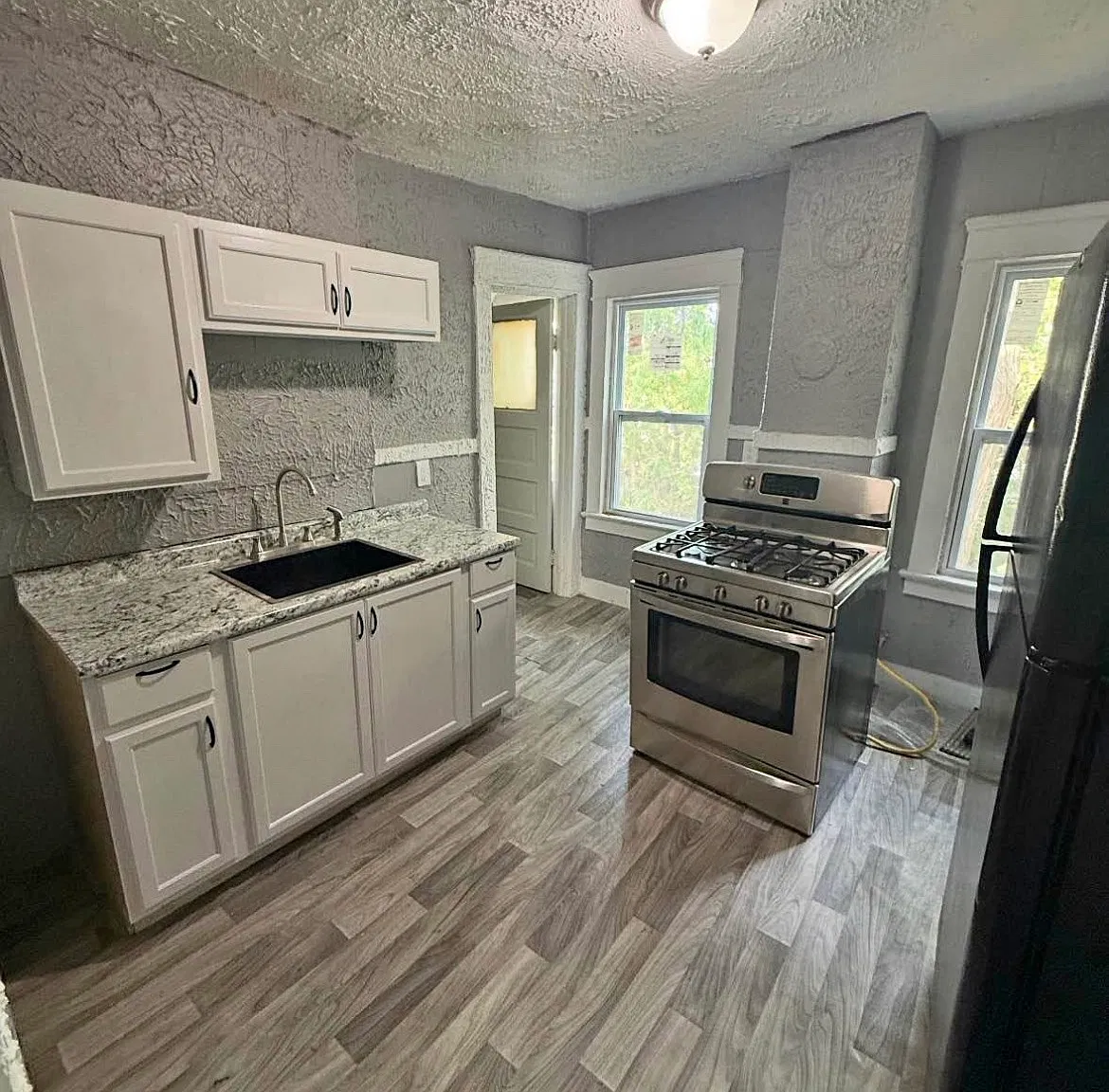 2 bed, 1000 sqft, $1,000 — Photo 1