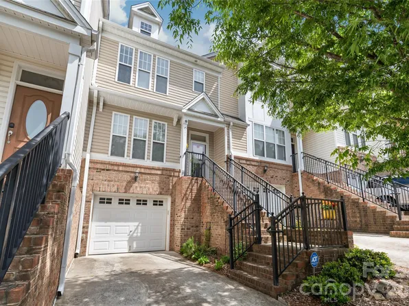 7111 Founders Club Ct, Charlotte, NC 28269