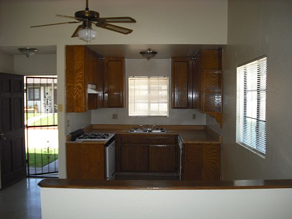 4th image of 519 W D St #G