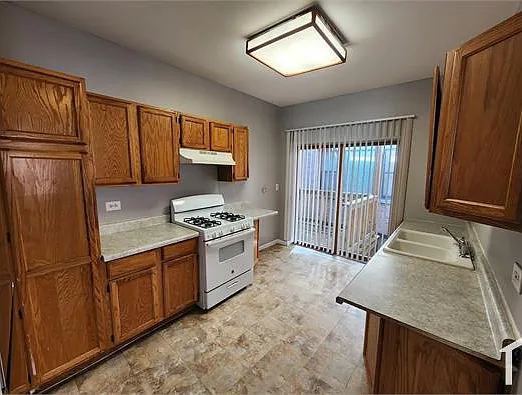 7700 S Saginaw Ave — Photo 6