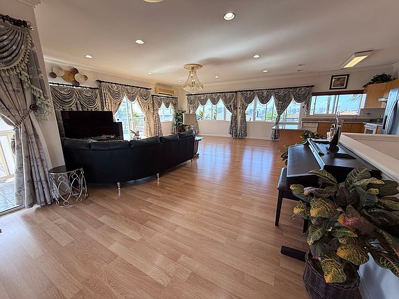 Living Room & Kitchen