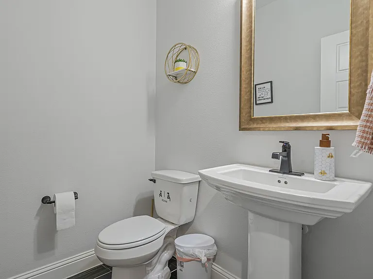 913 Gingham St — Photo 6