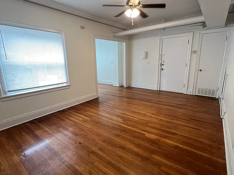 101 S 49th Ave #10 — Photo 1