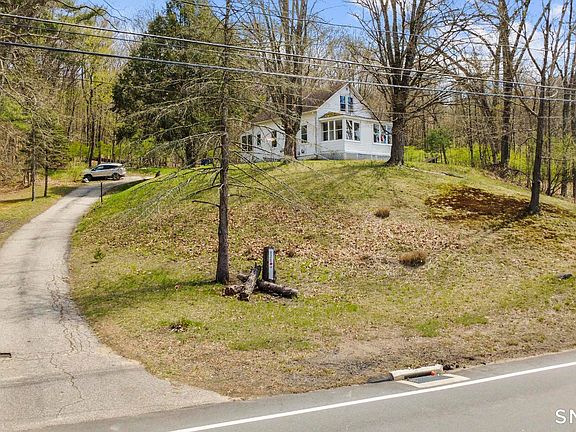 4th image of 828 Stafford Road