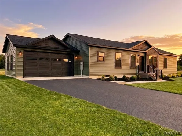 2133 Flavia Ln, Collins, NY 14034