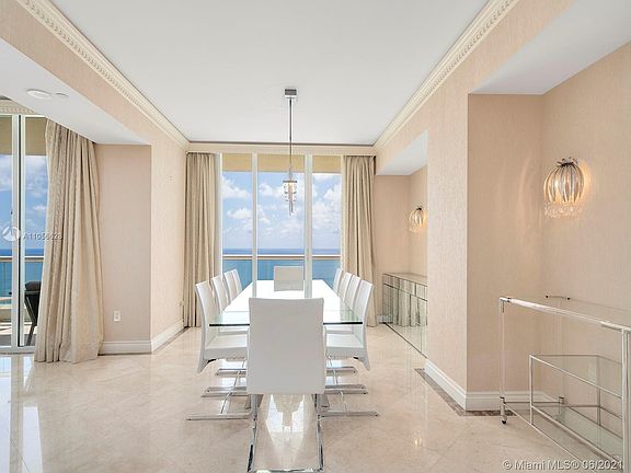 4th image of 17875 Collins Ave #3703