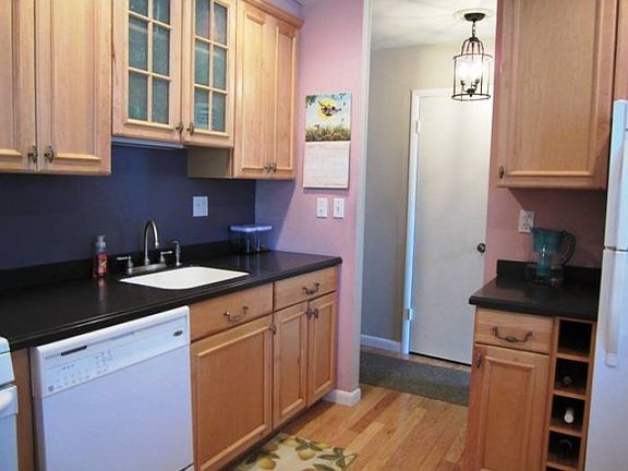 New cabinets, corian coun