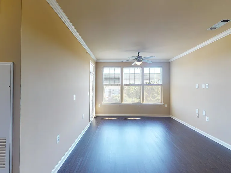Signal Hill Apartment Homes — Photo 101