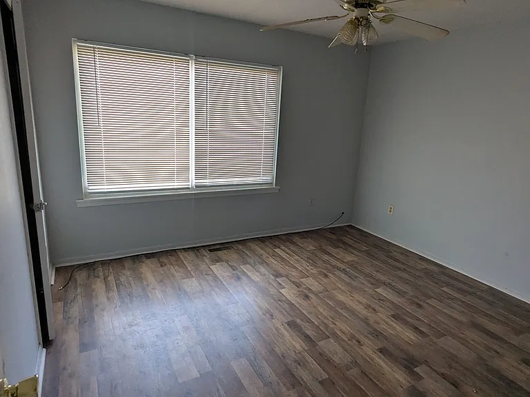 1345 Leaning Tree Ln — Photo 2