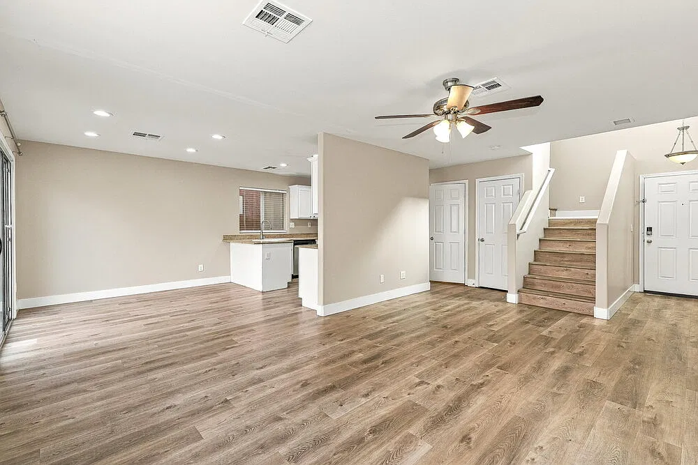 3 bed, 2.5 bath, 1569 sqft, $2,025 — Photo 4