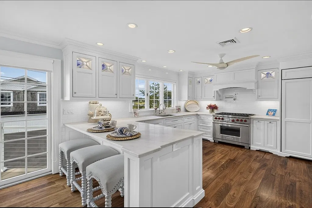 5 bed, 3.5 bath, 2461 sqft, $8,500 — Photo 3