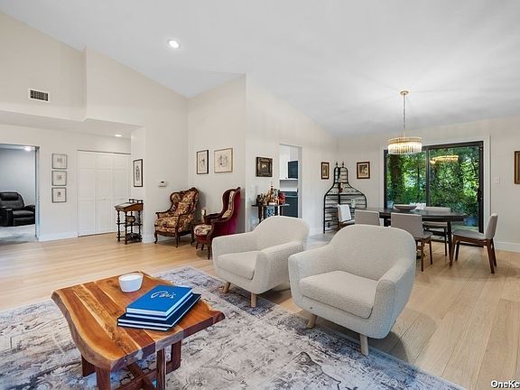 3rd image of 276 Vista Dr Unit 276
