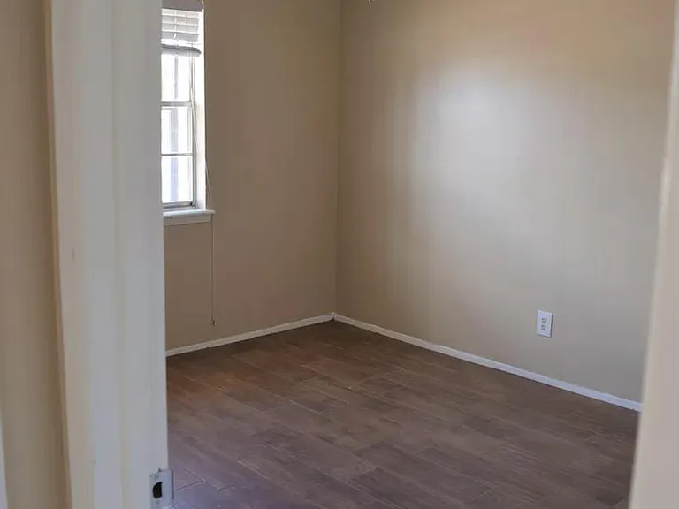 10349 Biscaine St — Photo 2