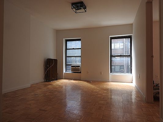 1st image of 60 W 48th St APT 5R