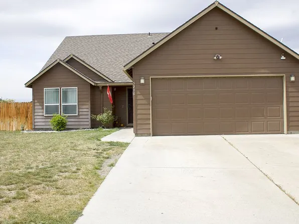 5208 Cleveland Ln, Pasco, WA 99301