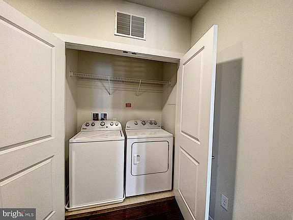 5th image of 2903 Bleeker St #5303
