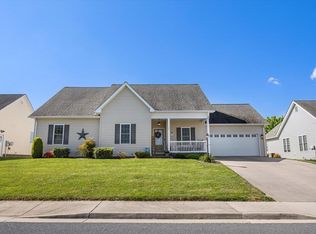 20 Old Oak Dr, Stuarts Draft, VA 24477