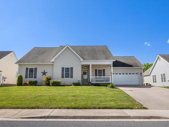 20 Old Oak Dr, Stuarts Draft, VA 24477