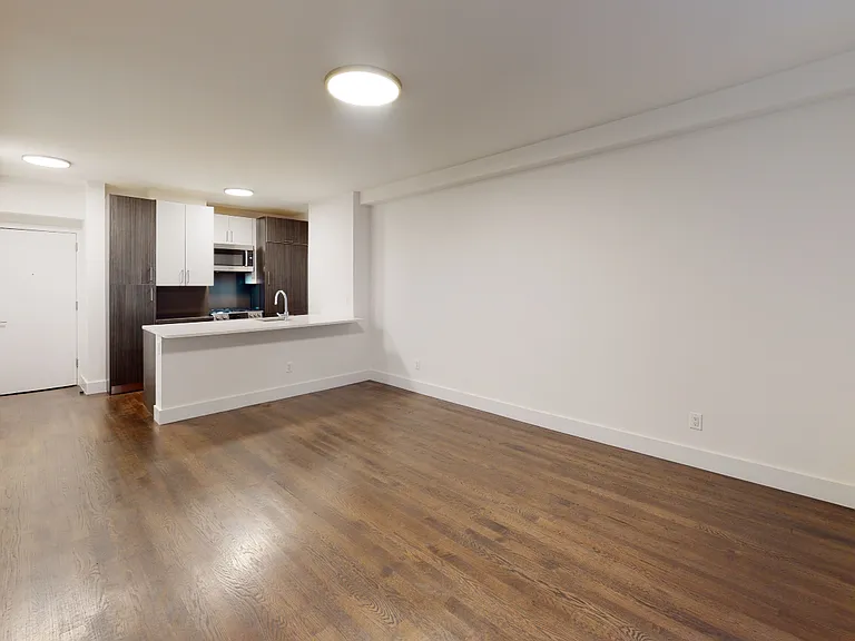 666 W End Ave #3TV — Photo 1