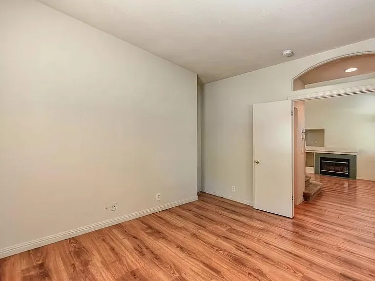 Downstairs bed/office2