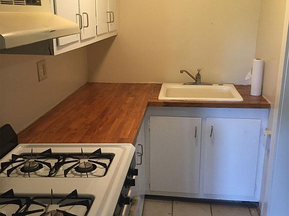 2nd image of 176 Montgomery St