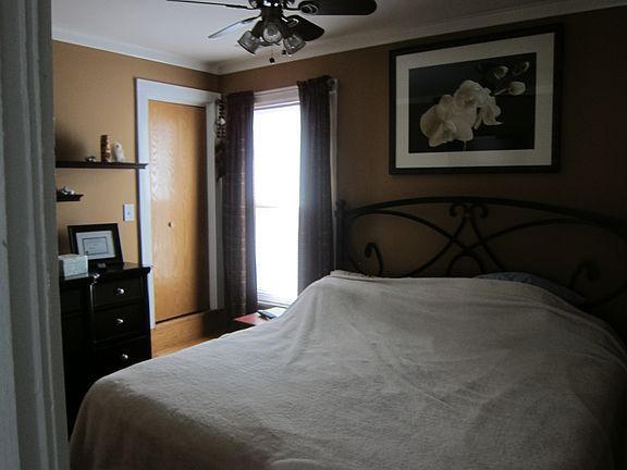 2nd image of 4120 N Maplewood Ave #2