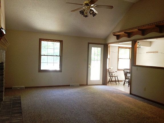 3rd image of 3913 Stoneridge Ct