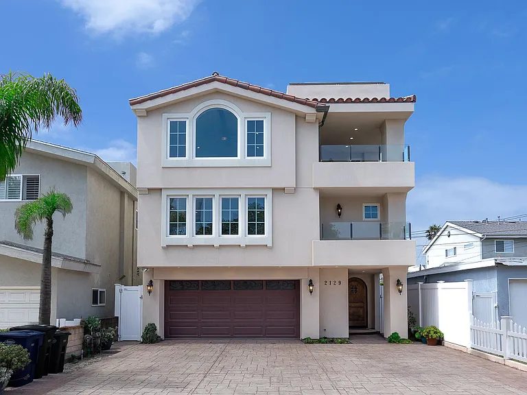 2129 Piru Ave — Photo 1