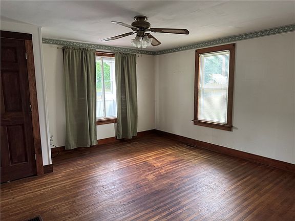 5th image of 3262 Proctor Rd