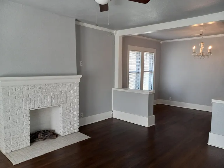 2118 W 3rd Ave — Photo 2