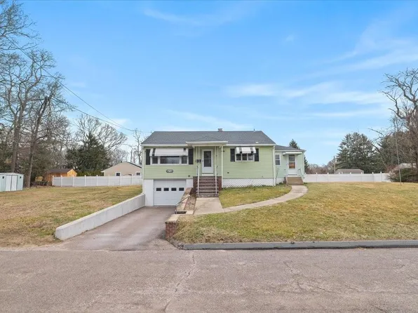 39 Walton St, Westerly, RI 02891