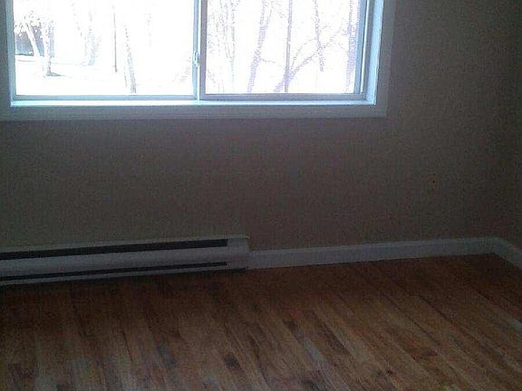 3rd image of 40 Waterman Ave APT 2