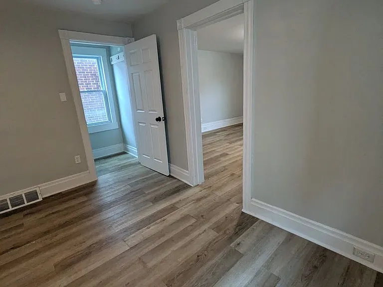 7526 Dickson St — Photo 14