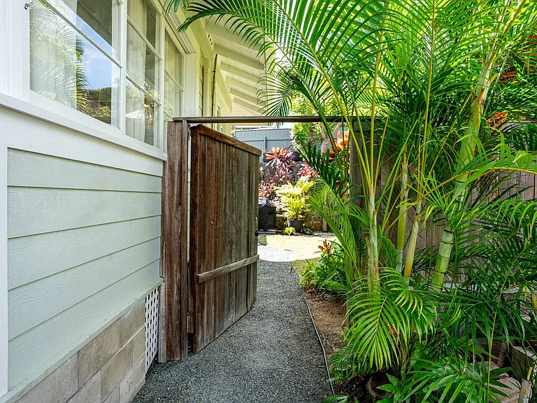 41-020 Ehukai St — Photo 30