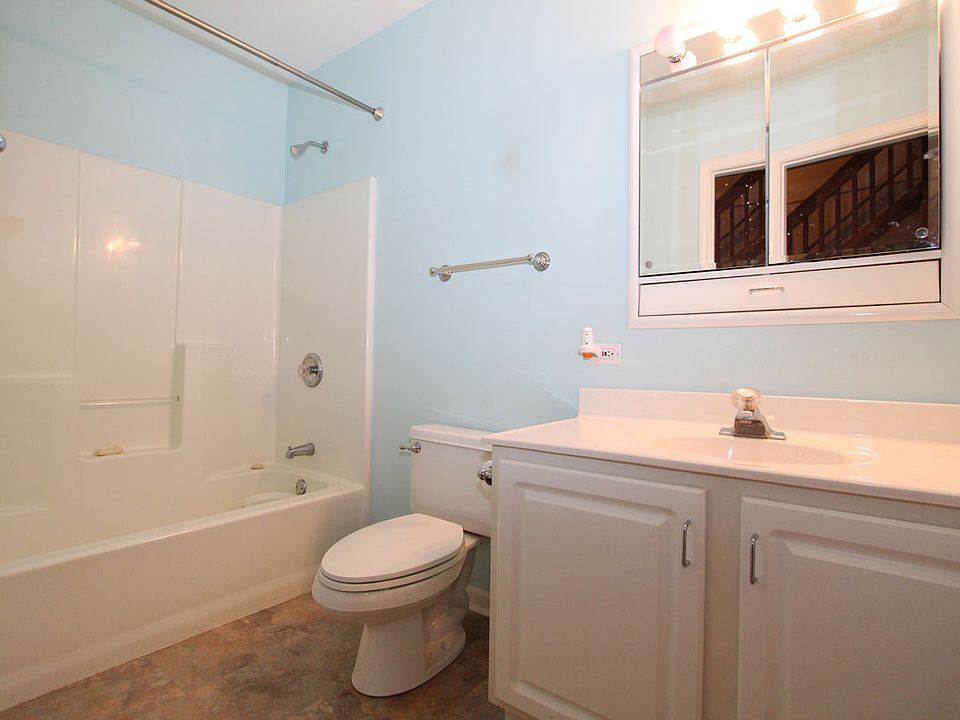 1st image of 1073 Wilmette Ter