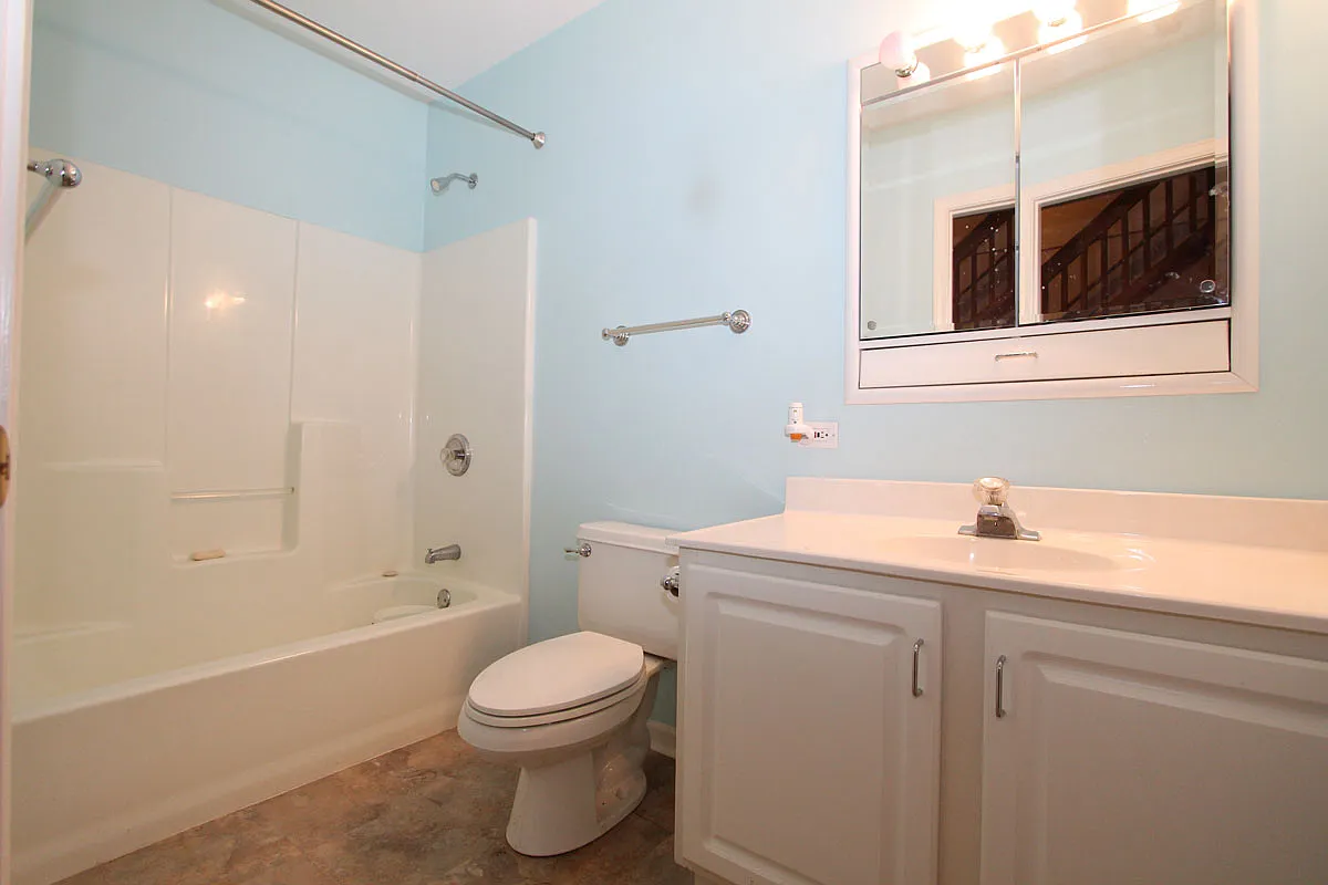 1073 Wilmette Ter photo 1