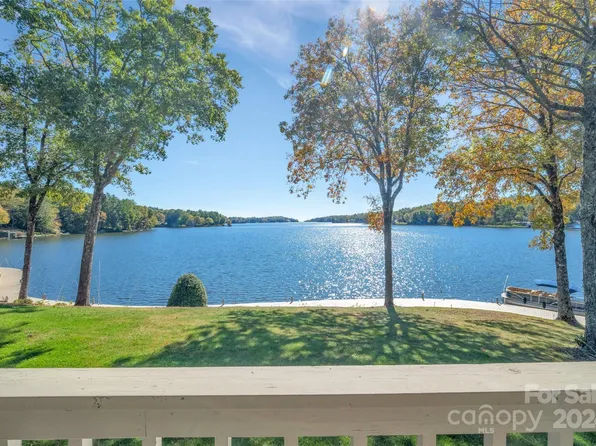 80 Toxaway Shrs Unit 9, Lake Toxaway, NC 28747