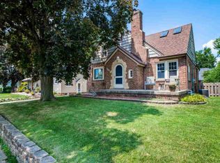 1329 W Circle Rd, Peoria, IL 61604