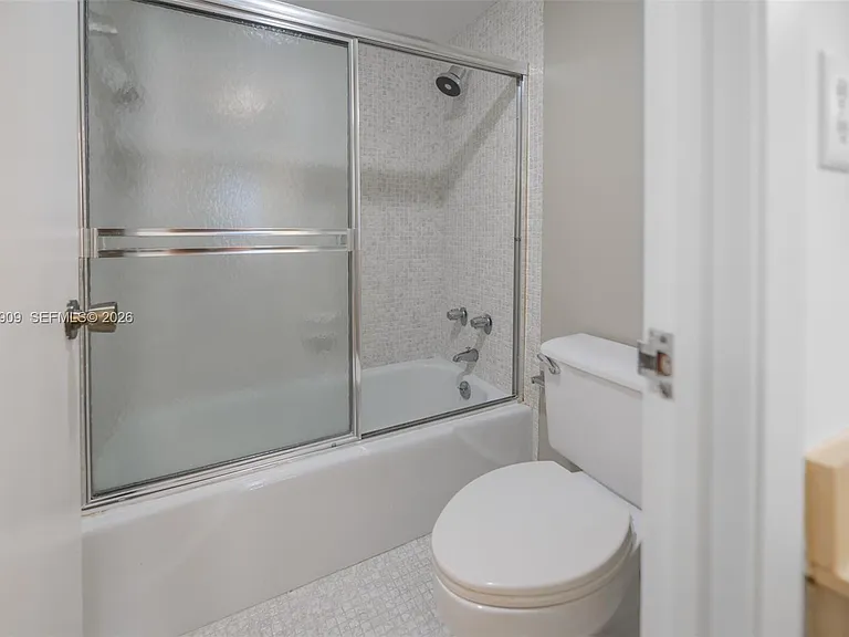 1950 S Ocean Dr #5Q — Photo 31